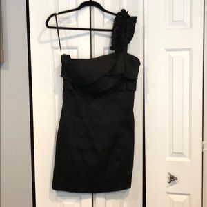 little black one shouldered dress